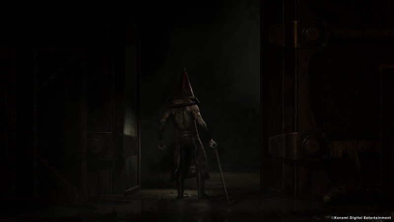 Pyramid Head è diventato suo malgrado il mostro simbolo della saga, benché le sue origini siano esclusivamente legate al secondo capitolo Pyramid Head è diventato suo malgrado il mostro simbolo della saga, benché le sue origini siano esclusivamente legate al secondo capitolo