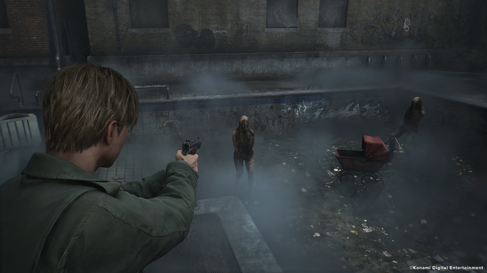 James che mira con la pistola in Silent Hill 2 remake