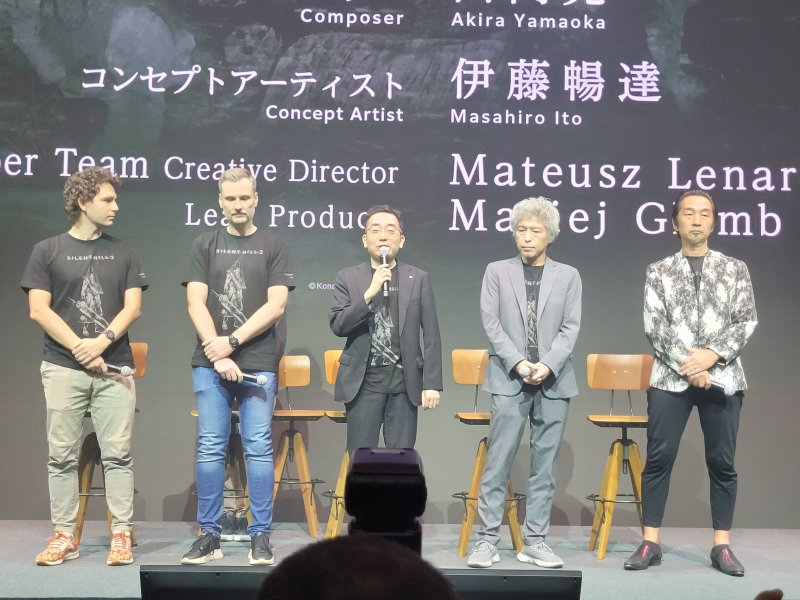 Da sinistra verso destra: Maciej Głomb, Mateusz Lenart, Motoi Okamoto, Masahiro Ito e Akira Yamaoka