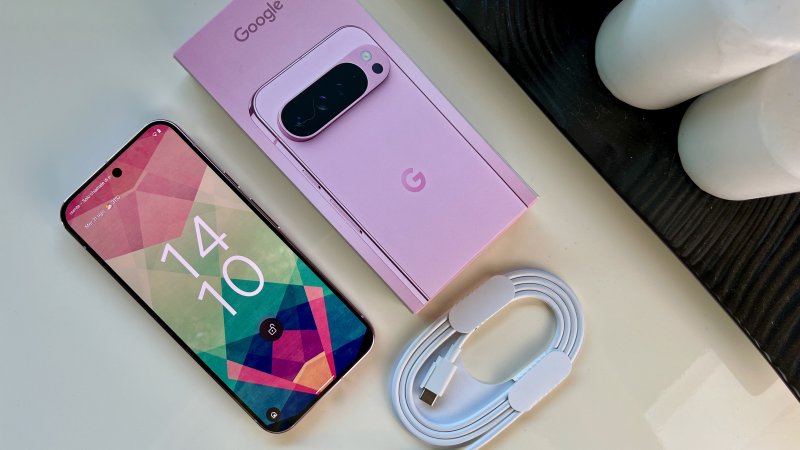 Nella confezione di Google Pixel 9 Pro XL c'è soltanto un cavo USB-C