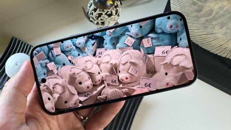 Ottima la luminosità del nuovo display che permette la sua leggibilità in qualsiasi condizione di luce