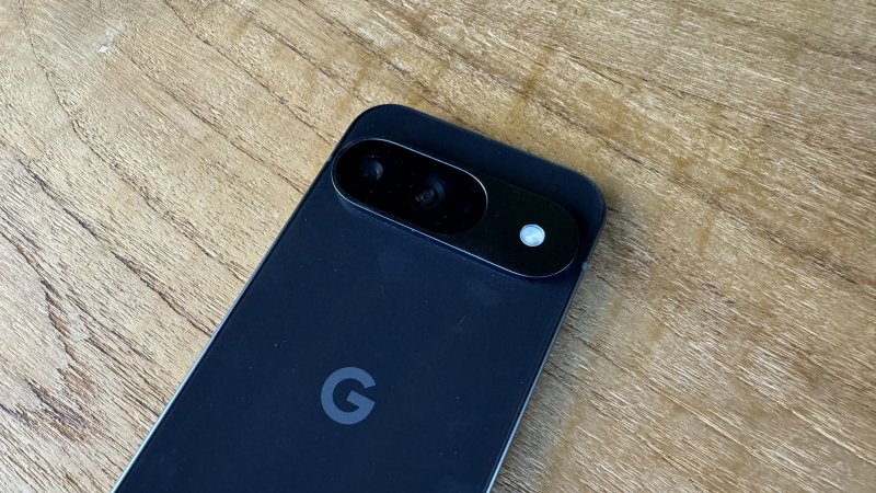 Google Pixel 9 rinuncia al teleobiettivo rispetto ai modelli Pro