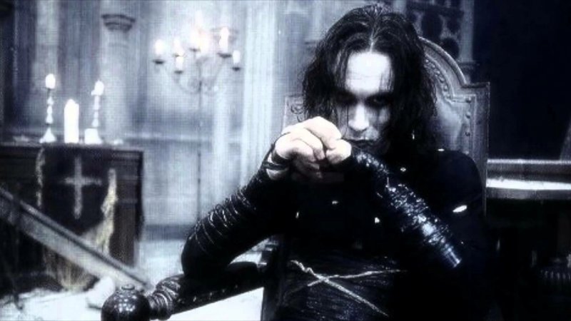 Il Corvo originale interpretato da Brandon Lee
