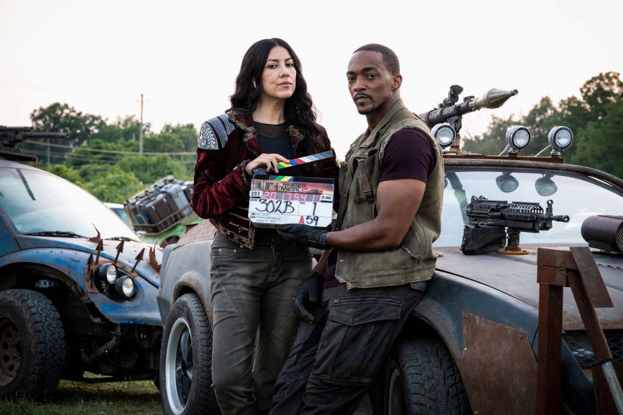 Anthony Mackie e Stephanie Beatriz sul set di Twisted Metal