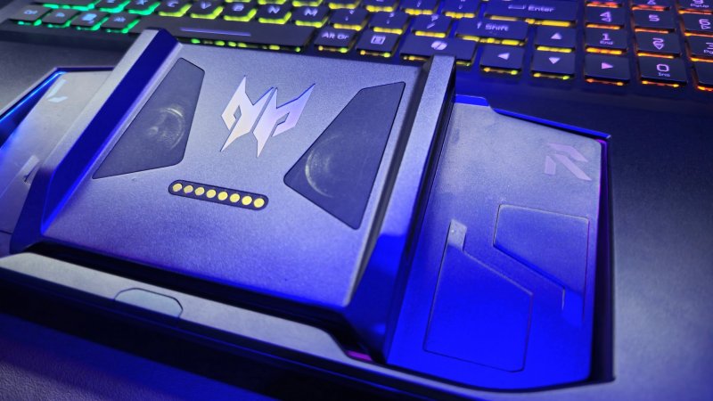 Il supporto dei due controller sganciabili