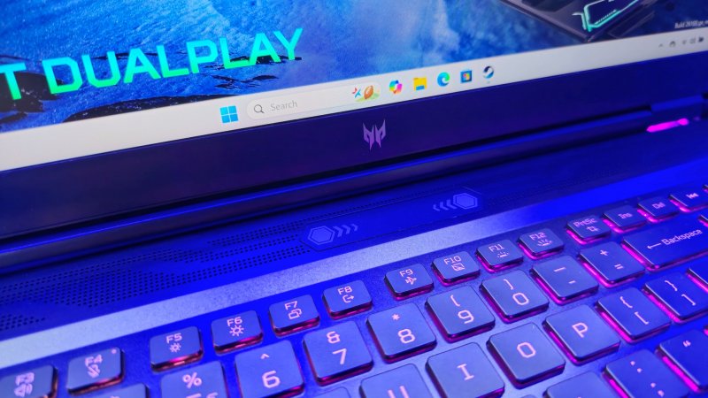 I due pulsanti touch che servono a disattivare gli elettromagneti che tengono ancorato il controller