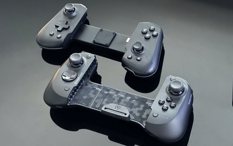 ROG Tessen (sopra) e SCUF Nomad (sotto) a confronto