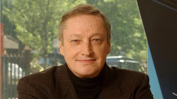 Un ritratto di Chris Deering