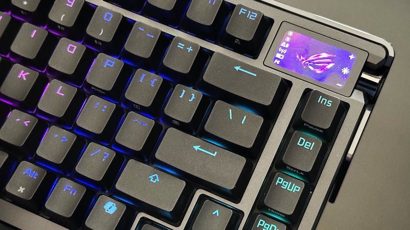 Il touch screen OLED da 1,47 pollici della ASUS ROG Azoth Extreme