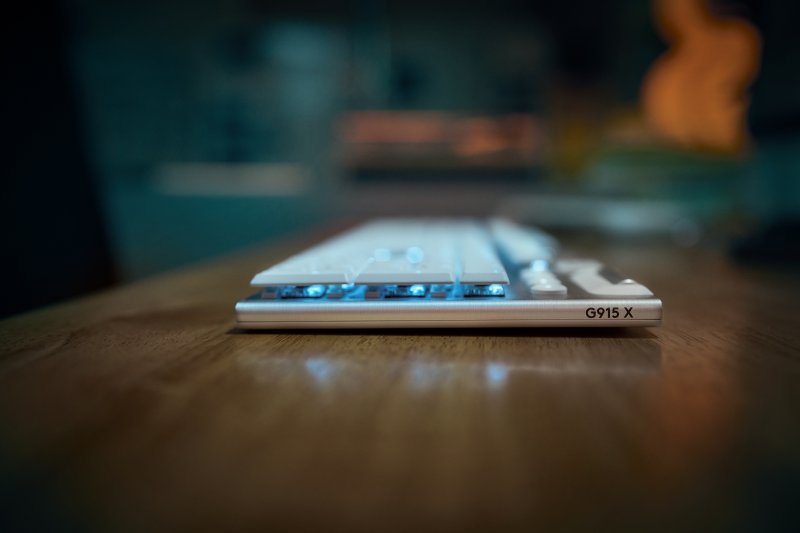 La Logitech G 915 X LIGHTSPEED