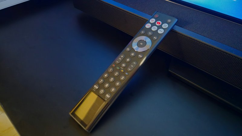 Il telecomando del TV Hisense 55U7NQ Il telecomando del TV Hisense 55U7NQ