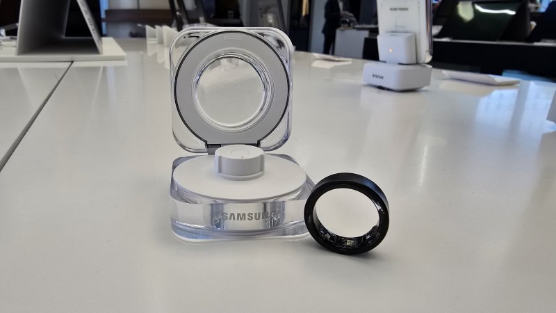 Il kit completo di Samsung Galaxy Ring