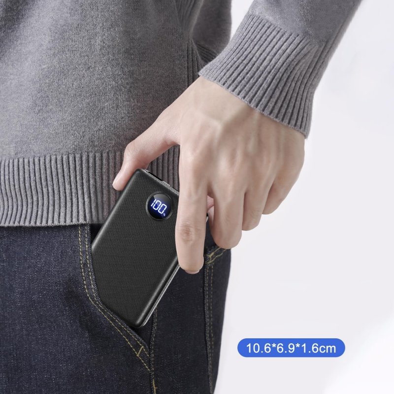 La mini Power Bank entra facilmente nella tasca dei pantaloni
