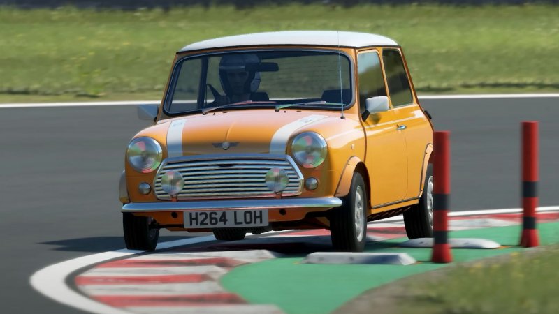 Gli sviluppatori hanno lavorato anche nella creazione di un algoritmo che gestisse in modo realistico il consumo delle gomme in ogni singola parte Gli sviluppatori hanno lavorato anche nella creazione di un algoritmo che gestisse in modo realistico il consumo delle gomme in ogni singola parte