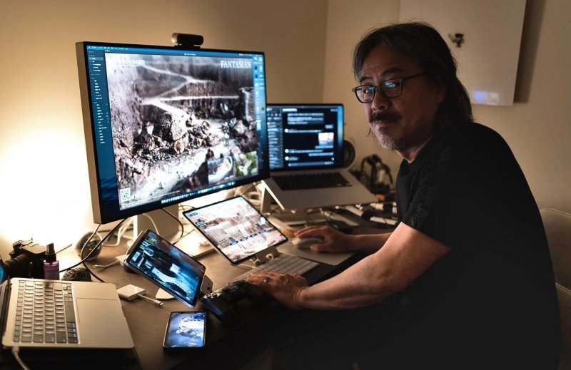 Sakaguchi al lavoro su Fantasian Sakaguchi al lavoro su Fantasian