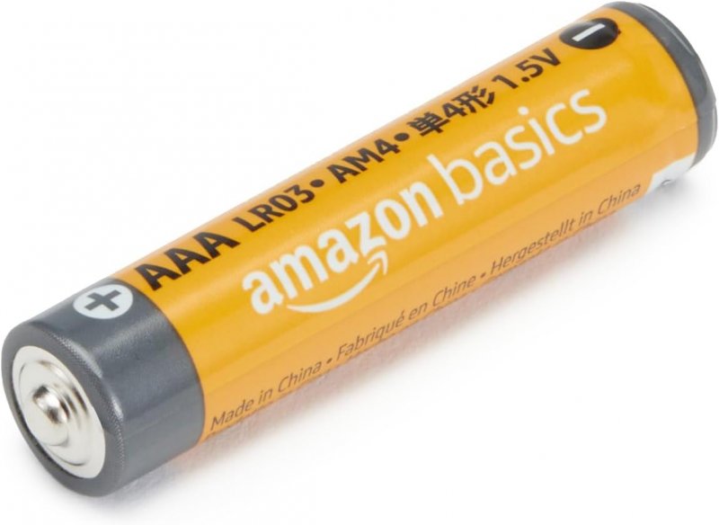 Una singola batteria AAA di Amazon Basics