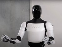 Optimus, il robot di Tesla, mostra i nuovi progressi in un video pubblicato su X