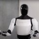 Optimus, il robot di Tesla, mostra i nuovi progressi in un video pubblicato su X