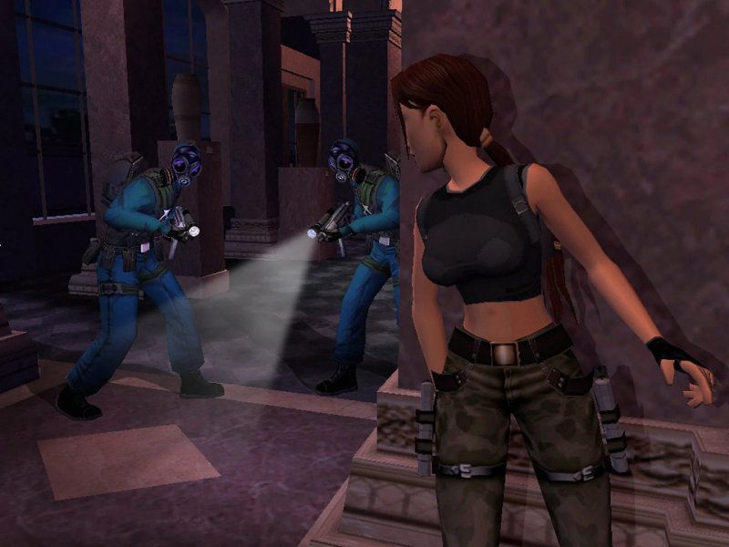 Un'immagine promozionale dell'originale The Angel of Darkness che mostra le meccaniche stealth Un'immagine promozionale dell'originale The Angel of Darkness che mostra le meccaniche stealth