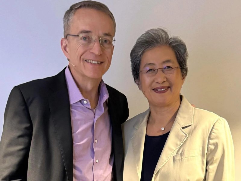 Il CEO Intel, Pat Gelsinger, e la CEO di AMD, Lisa Su, in posa per l'x86 Advisory Group
