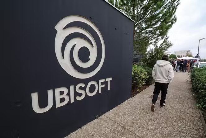 Proteste di fronte alla sede di Ubisoft Proteste di fronte alla sede di Ubisoft