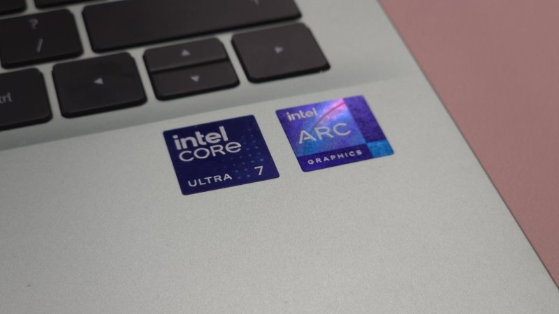 Il cuore del MateBook 14 è la CPU Intel Core Ultra 7 155H con grafica integrata