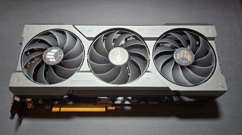 ASUS TUF Gaming GeForce RTX 4070 Ti Super è equipaggiata con il chip AD103, lo stesso della RTX 4080