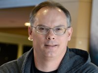 Sviluppatore di Half-Life 2 ha criticato ferocemente i licenziamenti di Epic Games: meglio Valve