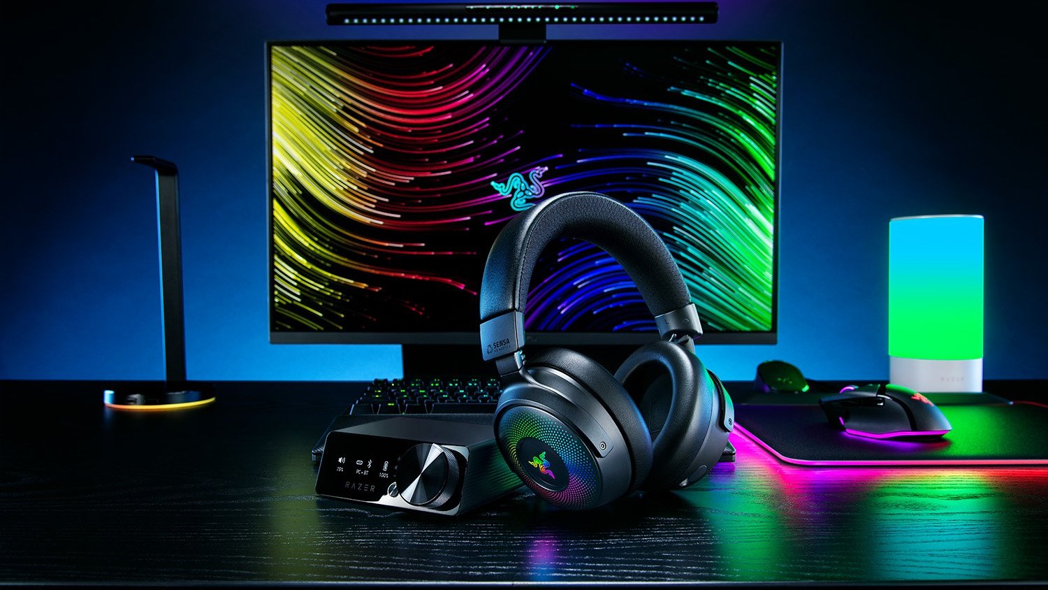 Cuffie Razer Kraken V4 Pro con la loro base di controllo