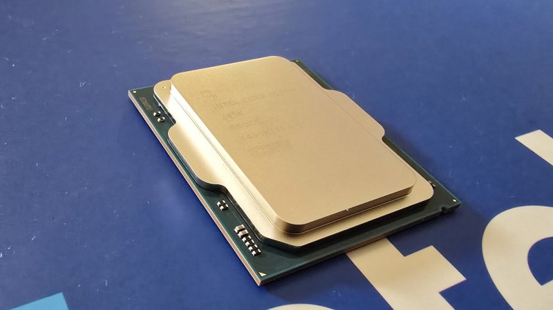 Intel Core Ultra 9 285K dice addio alle DDR4 in favore delle più veloci DDR5 Intel Core Ultra 9 285K dice addio alle DDR4 in favore delle più veloci DDR5