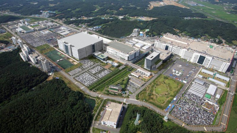 La fabbrica P10 di LG per Display OLED a Paju, in Corea del Sud La fabbrica P10 di LG per Display OLED a Paju, in Corea del Sud