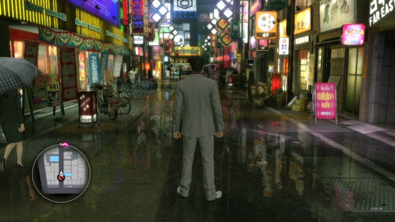 Kamurocho di sera è sempre uno spettacolo in Yakuza Kiwami