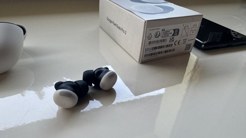 I Pixel Buds Pro 2 sono molto più piccoli e leggeri del precedente modello I Pixel Buds Pro 2 sono molto più piccoli e leggeri del precedente modello