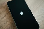 Il tuo iPhone potrebbe condividere i dati delle tue foto con la feature 'Ricerca visiva migliorata' - Notizia