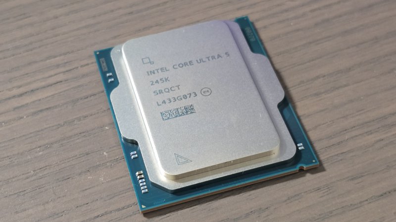 In idle Intel Core Ultra 5 245K consuma appena 18 W