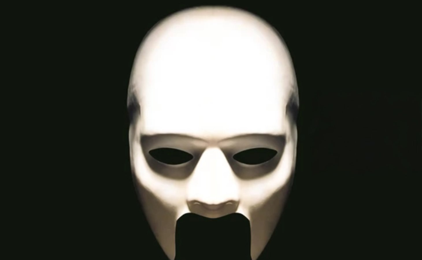 Una maschera di Return of the Phantom