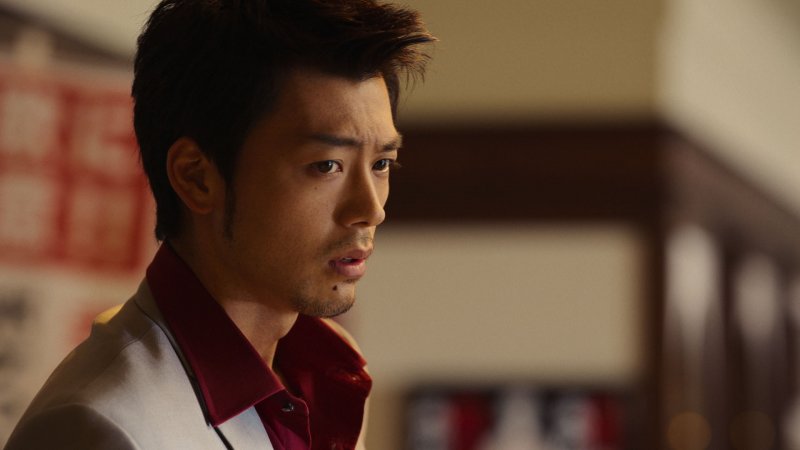 Takeuchi Ryoma è un giovane Kazuma Kiryu alle prese con una guerra tra le famiglie della yakuza