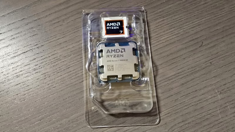 AMD Ryzen 7 9800X3D supporta il socket AM5 AMD Ryzen 7 9800X3D supporta il socket AM5
