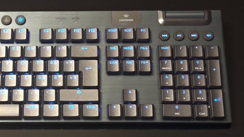 Il dettaglio del tastierino numerico sulla Logitech G915 X Lightspeed Il dettaglio del tastierino numerico sulla Logitech G915 X Lightspeed