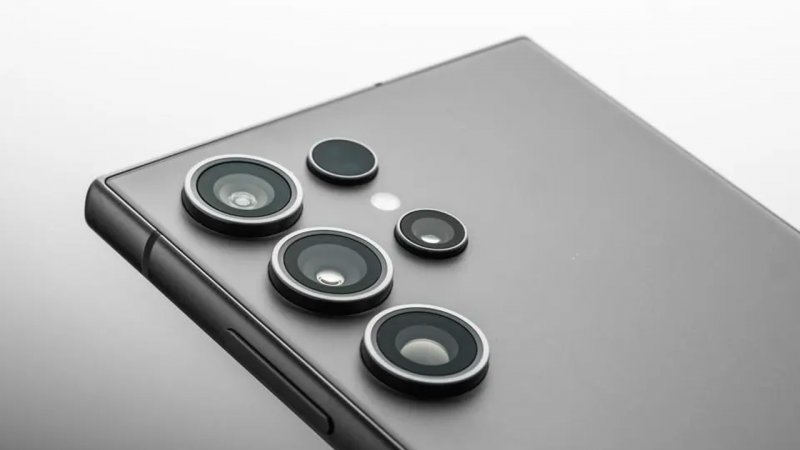 Samsung Galaxy S25 Ultra (immagine puramente indicativa)