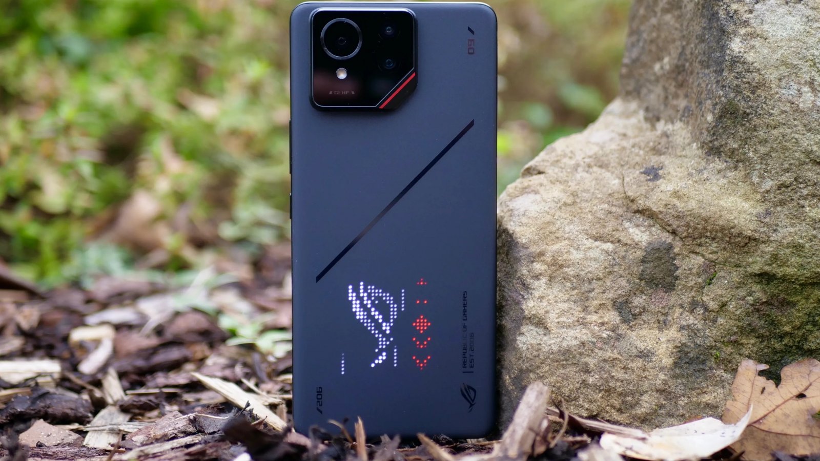 ASUS ROG Phone 9 Pro è il nuovo gaming phone di ASUS