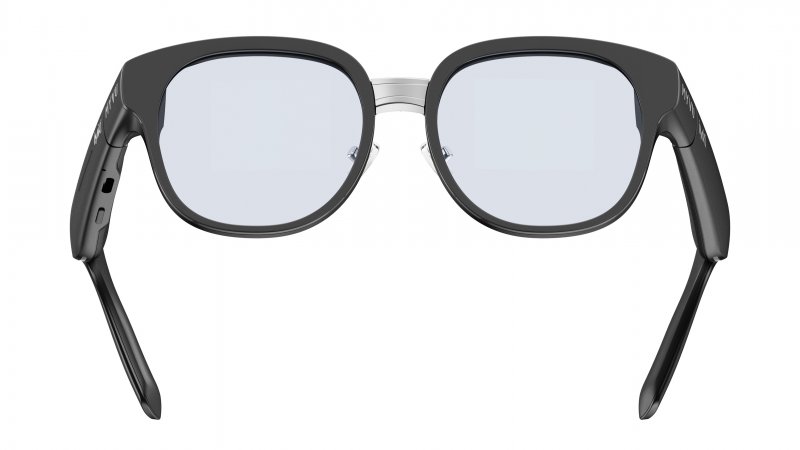 I due microfoni con cancellazione del rumore sono fondamentali per il funzionamento di IMIKI Myvu