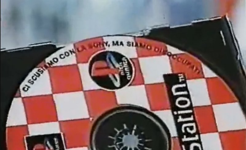 Un CD piratato con la scritta 'ci scusiamo con la Sony ma siamo disoccupati' Un CD piratato con la scritta 'ci scusiamo con la Sony ma siamo disoccupati'