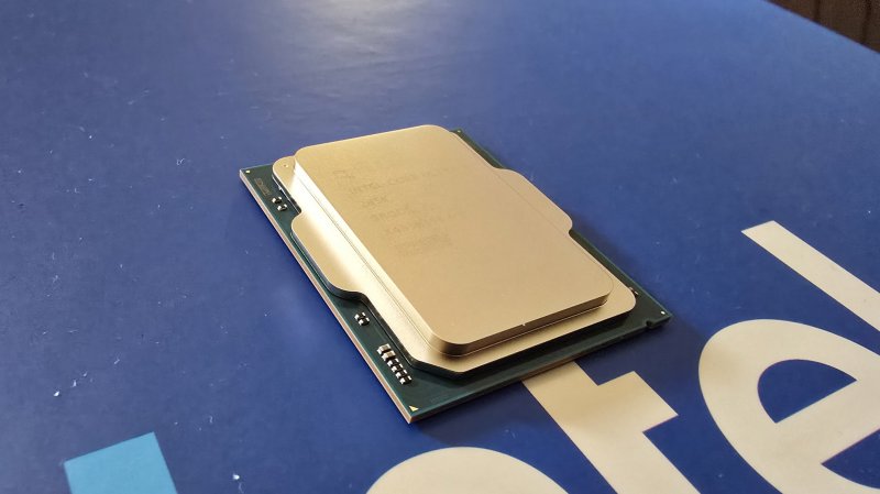 Il nuovo top di gamma Intel ha un TDP di 125 W Il nuovo top di gamma Intel ha un TDP di 125 W