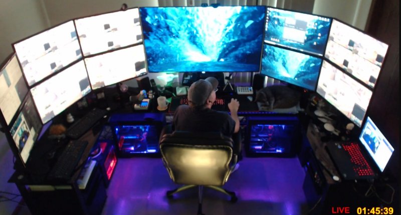 Di per sé il multiboxing - ovvero il controllo di più account in contemporanea - non costituisce nemmeno una violazione dei termini: il problema sono i bot autonomi Di per sé il multiboxing - ovvero il controllo di più account in contemporanea - non costituisce nemmeno una violazione dei termini: il problema sono i bot autonomi