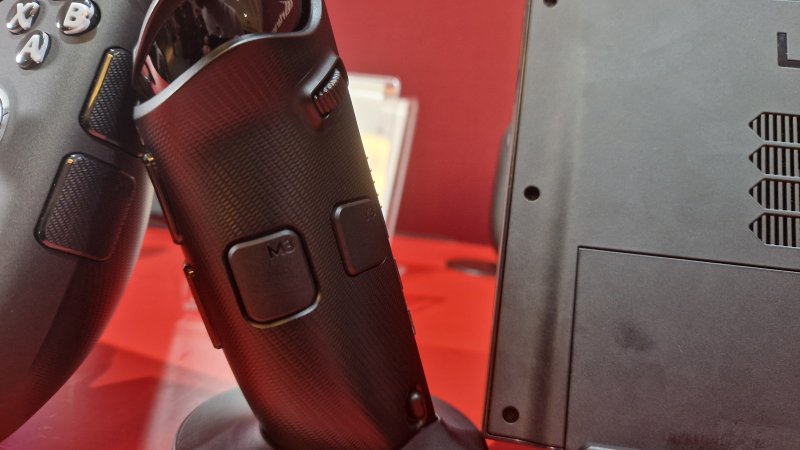 Dettaglio del controller destro del prototipo Legion Go