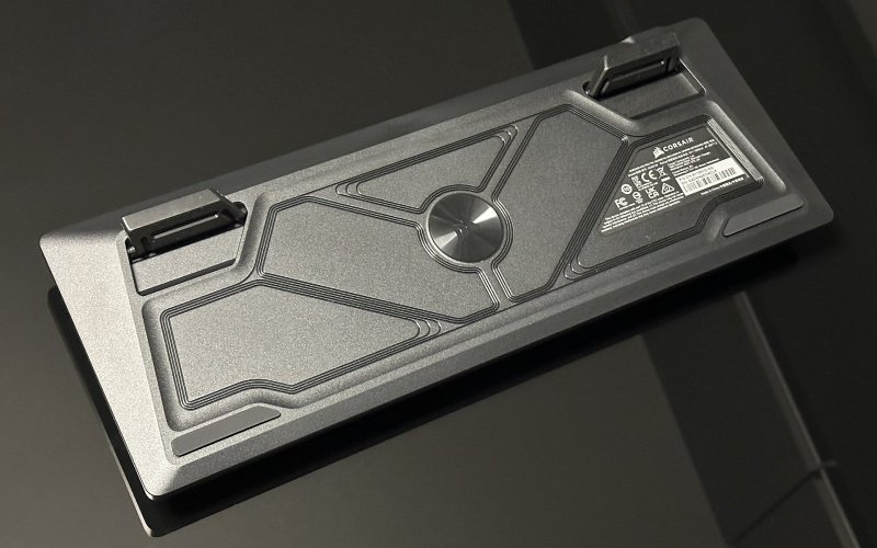 Il retro della Corsair K70 Pro TKL Il retro della Corsair K70 Pro TKL