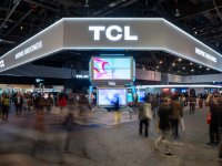 TCL accelera sugli OLED stampati per laptop e monitor con prezzi più bassi