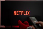 Netflix introduce l'utente extra con pubblicità: tante limitazioni, poco risparmio