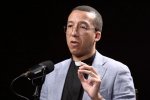 Un prete proprietario di un noto sito di videogiochi fa un saluto nazifascista: la sua Chiesa lo caccia - Notizia
